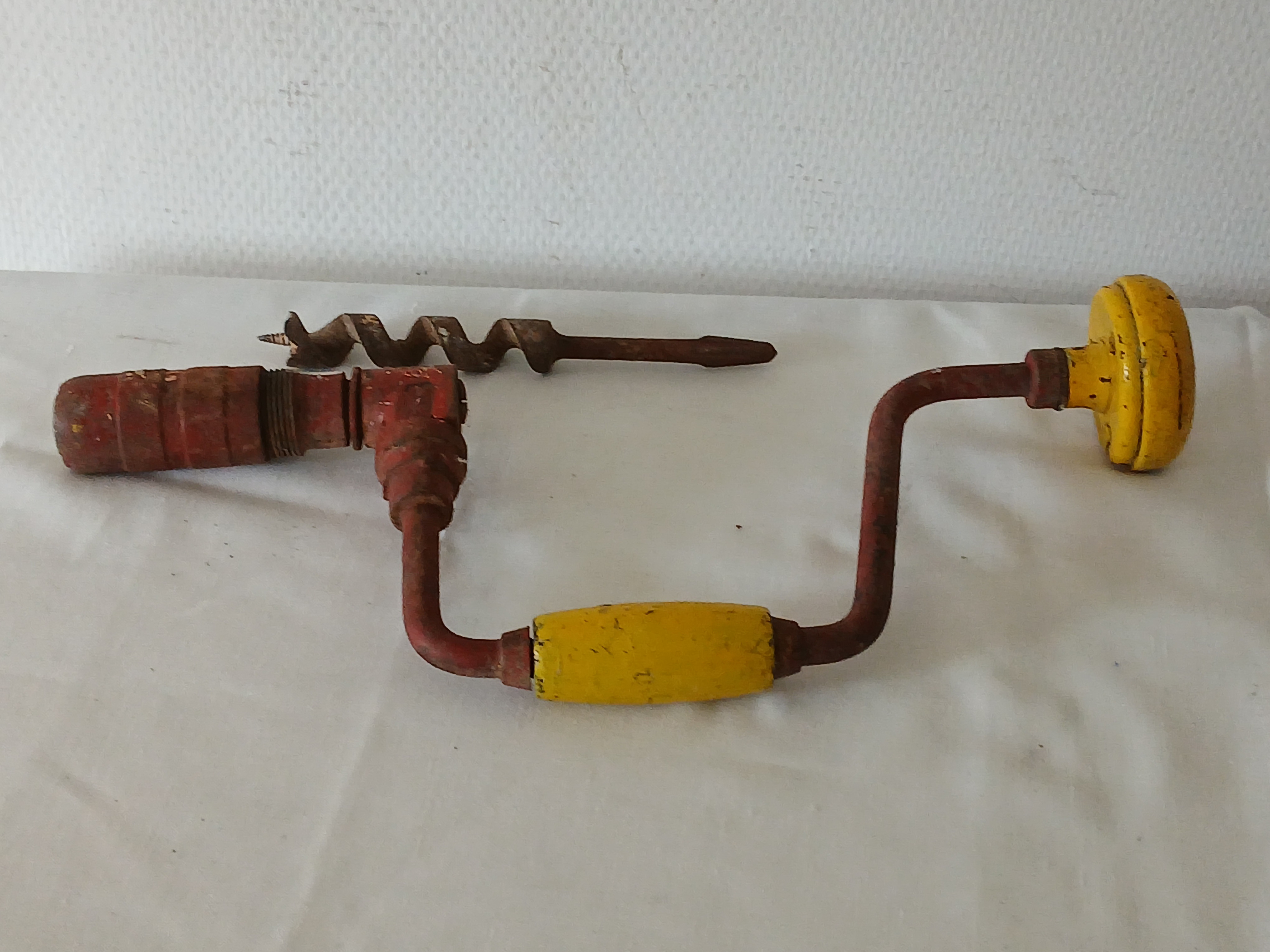 Outil ancien chignole, perçeuse à main et un foret - Bon état - Photo 2